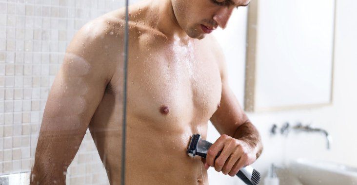 Comment vous raser sous la douche (si vous le devez…)
